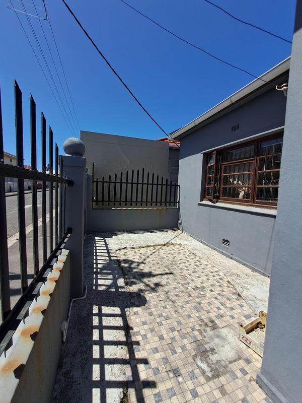 2 Bedroom Property for Sale in Brooklyn Western Cape